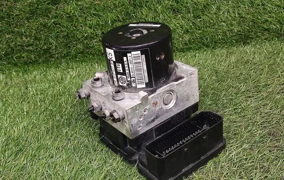 Volkswagen Jetta VI ABS Pump 1K0614517BT