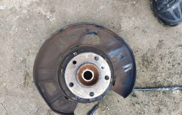 BMW 4 F36 Gran coupe Rear wheel hub spindle/knuckle 1102177