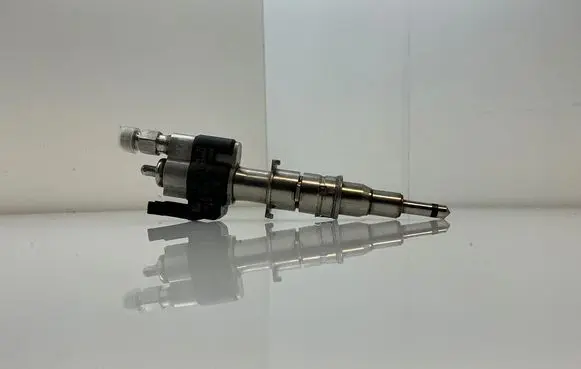 BMW 5 F10 F11 Fuel injector 7585261 10181010 758526112