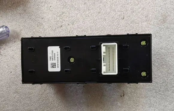 KIA Sportage Electric window control switch 93570F1520 QAS0202