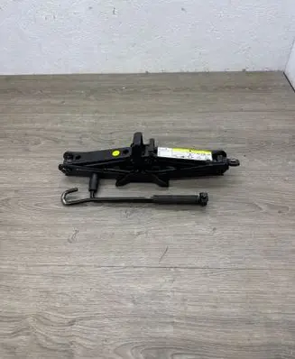 Volkswagen PASSAT B7 Tool set 3AA011031