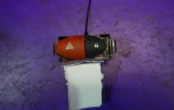 Renault Twingo II Hazard light switch