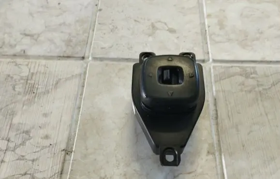 Wing mirror switch
