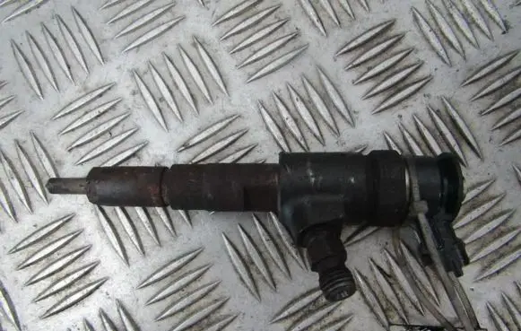 Fuel injector