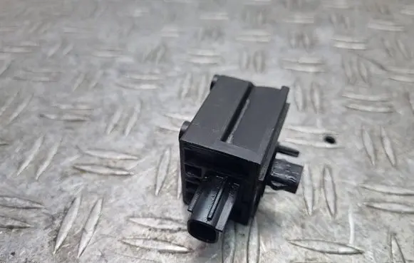 Mazda CX-5 Alarm relay KD45676B1