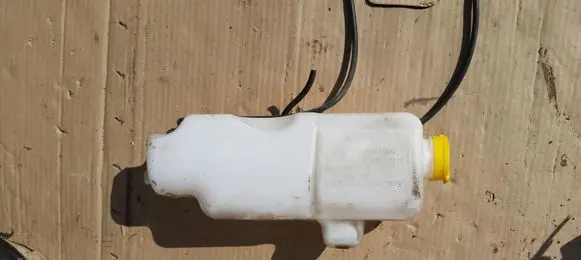 Renault Twingo III Windshield washer fluid reservoir/tank