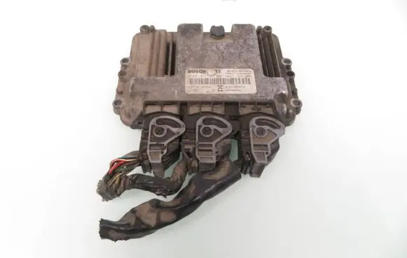 Nissan Primera Engine control unit/module 8200305678 0281011646 8200355802