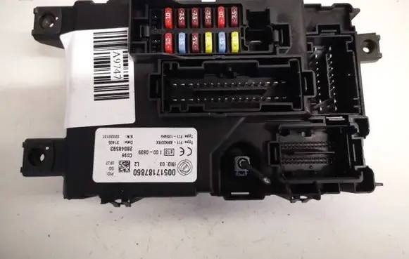 Fiat Punto (188) Fuse box set 00517187860 28048593