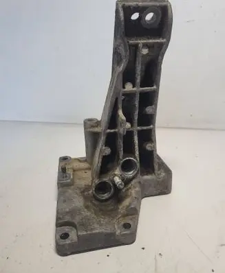 BMW 5 E39 Engine mounting bracket 1745741