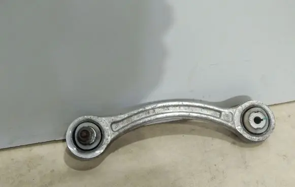 Maserati Ghibli Rear upper control arm/wishbone 69573