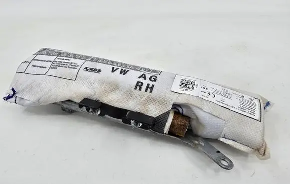 Audi Q3 F3 Seat airbag 83A880242D T83A241