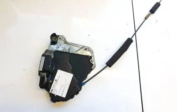 Lexus IS 200-300 Front door lock
