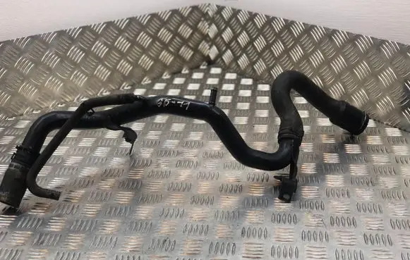 Audi A4 S4 B7 8E 8H Engine coolant pipe/hose 8E0121101