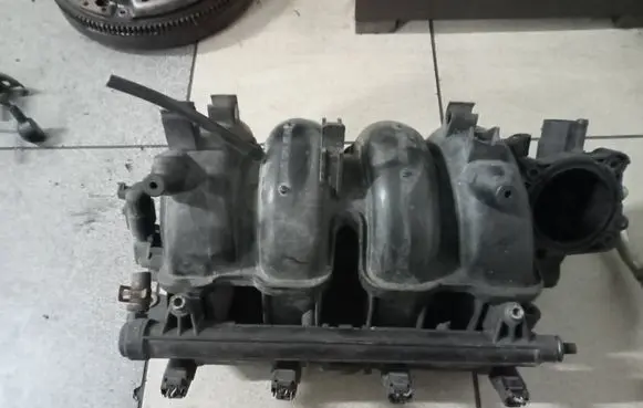 Skoda Fabia Mk1 (6Y) Intake manifold 036129711FD