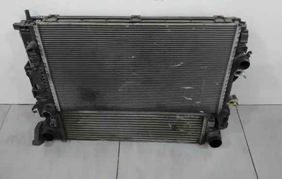 Volvo XC90 Coolant radiator 31457613