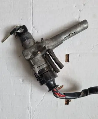 Mercedes-Benz 208 308 Ignition lock
