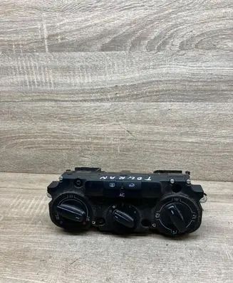 Volkswagen Touran I Climate control unit 743138