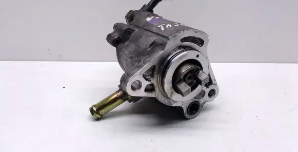Toyota Avensis Verso Vacuum pump 2930027020