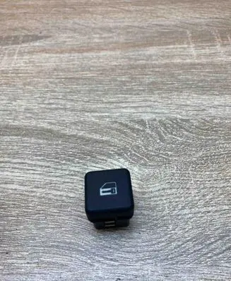 BMW 5 E39 Central locking switch button 8360828