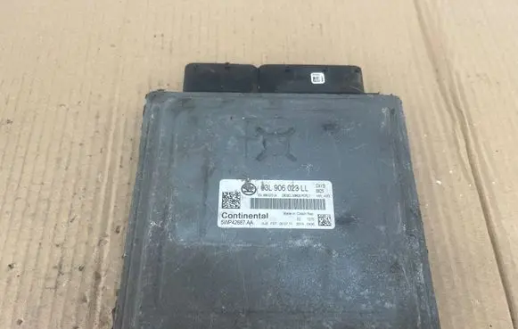 Skoda Fabia Mk2 (5J) Engine control unit/module 03L906023LL 03L906023LK 5WP42687AA