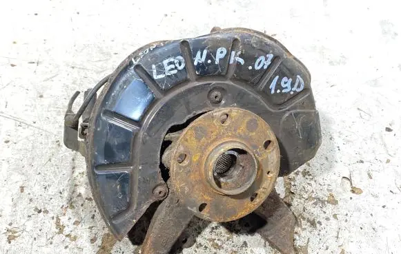 Seat Leon (1M) Front wheel hub spindle knuckle 