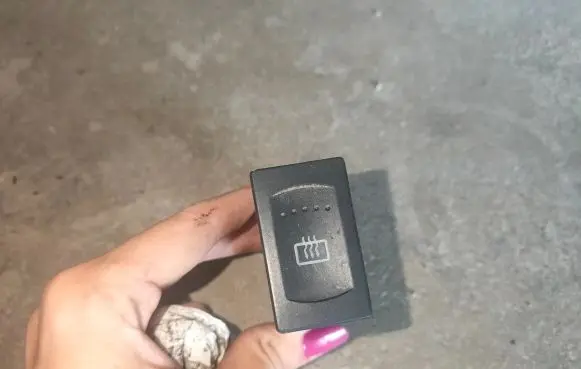 Windscreen/window heater switch