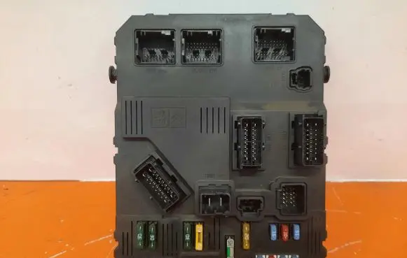 Peugeot 407 Fuse box set 9655708380