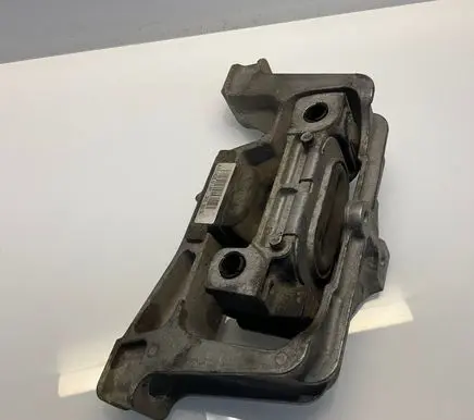 Mercedes-Benz B W246 W242 Engine mount bracket A2462402517 0005586734 2462402517