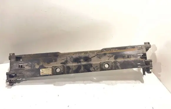 BMW 5 F10 F11 Radiator mount bracket 7603625