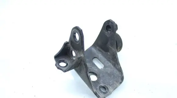 Toyota Prius (XW30) Gearbox mounting bracket