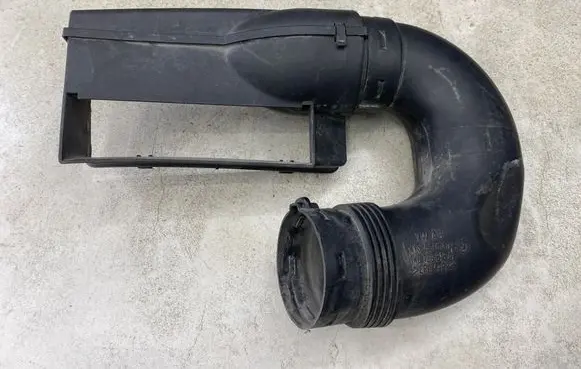 Volkswagen PASSAT B6 Air intake hose/pipe 1K0129618AT 1K0805962A