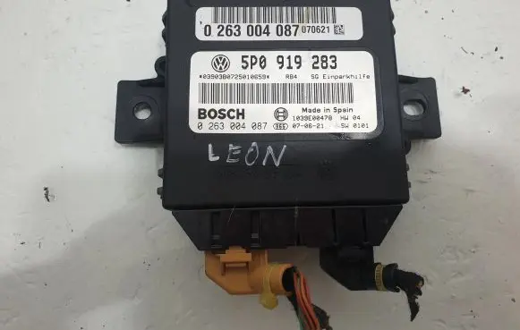 Seat Leon (1P) Parking PDC control unit/module 5P0919283 0263004087