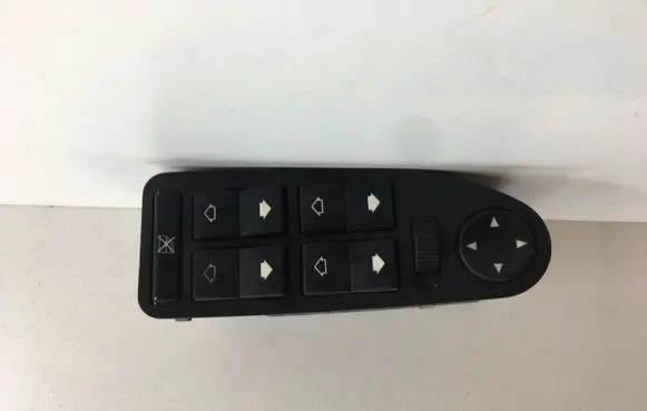BMW 5 E39 Electric window control switch 61318368952