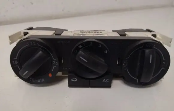Volkswagen Polo Climate control unit 6Q0820045E