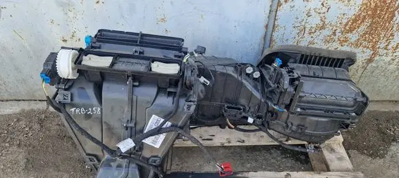 Audi A3 S3 A3 Sportback 8P Interior heater climate box assembly 8P1820003L F994136P N11DLACC1