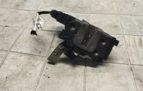 Ford S-MAX Front door lock 8M2R21812AA