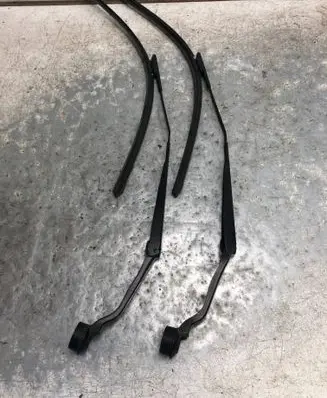 Ford Kuga II Front wiper blade arm CJ5417B589AF CJ54-17C495-AG