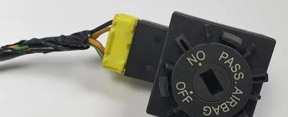Ford Mondeo MK IV Passenger airbag on/off switch A4548204010