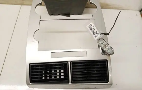 Dodge Magnum Dash center air vent grill 6H341961 7197900