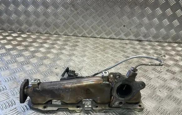 Mercedes-Benz C W205 Exhaust manifold 651140027