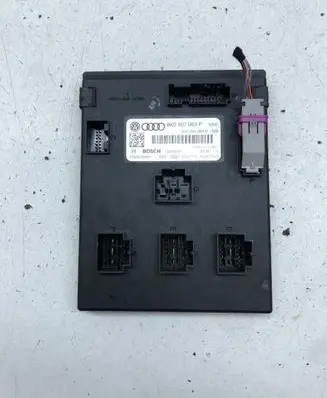 Audi A4 S4 B8 8K Comfort/convenience module 8K0907063P F005V00851