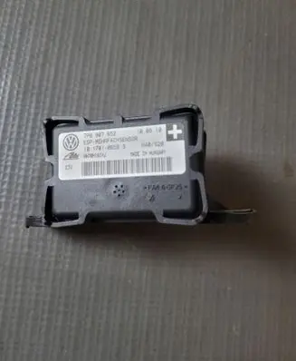 Volkswagen Touareg II Battery control module 7P0907652