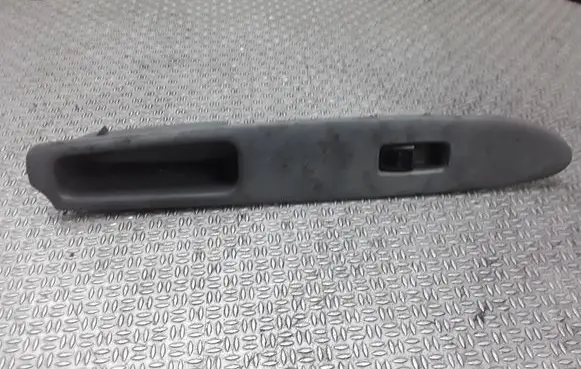 Toyota Avensis Verso Electric window control switch 7423144190