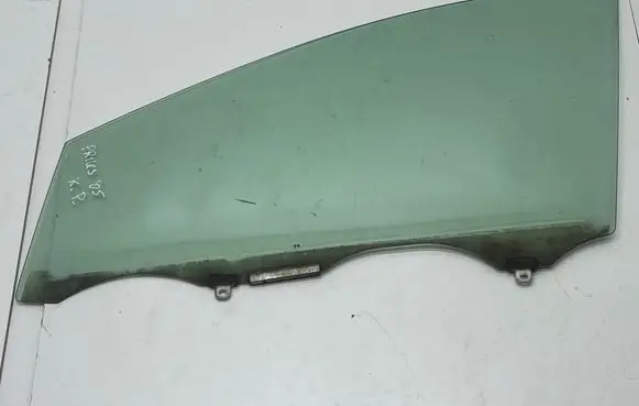 Toyota Prius (NHW20) Front door window glass four-door