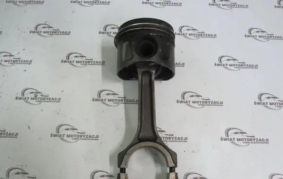 Ford Transit Piston with connecting rod H268X