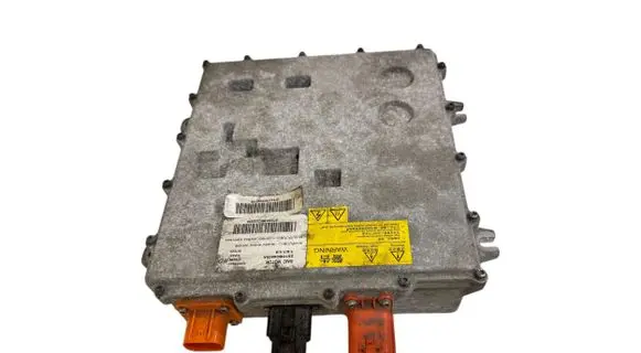 Voltage converter inverter
