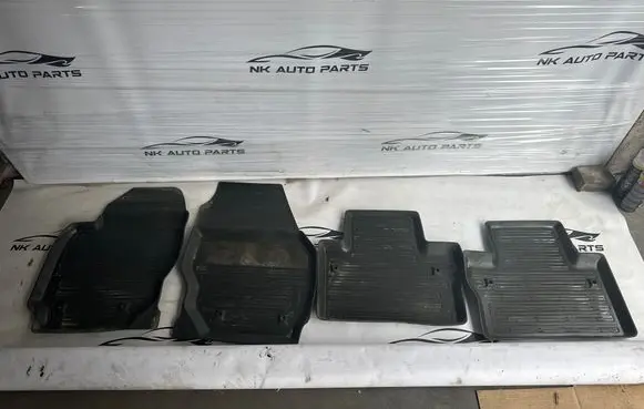 Volvo XC70 Car floor mat set 30660312