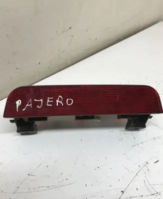 Mitsubishi Pajero Third/center stoplight