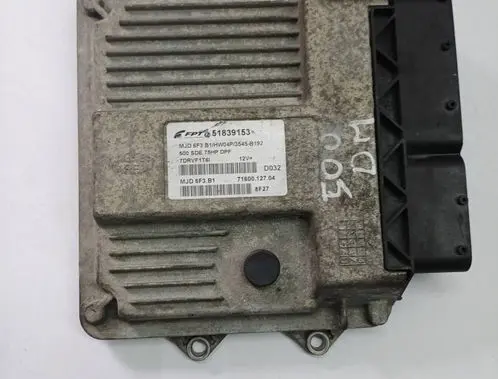 Fiat 500 Engine control unit/module 51839153 MJD6F3B1