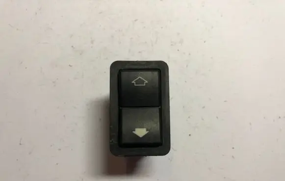 BMW 5 E39 Electric window control switch 8368932